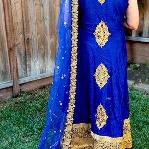 Salwar Kameez Anarkali (dress)